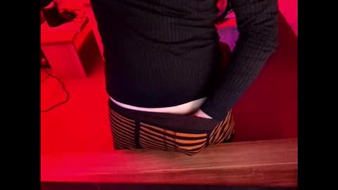 Snapshot of desiredsnack chatting on September 27, 2025, 4:17 am lecram online show from September 27, 2025, 4:17 am