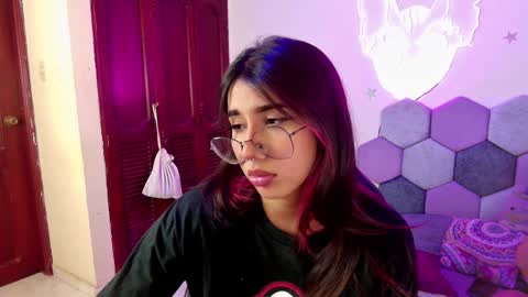 TORI AND MR. BEAR online show from February 1, 2025, 5:47 pm