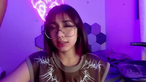 TORI AND MR. BEAR online show from February 16, 2025, 12:30 am