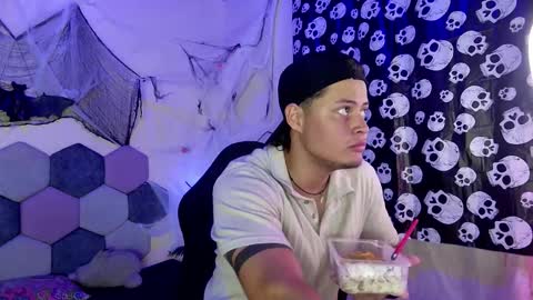 TORI AND MR. BEAR online show from October 19, 2025, 6:19 pm