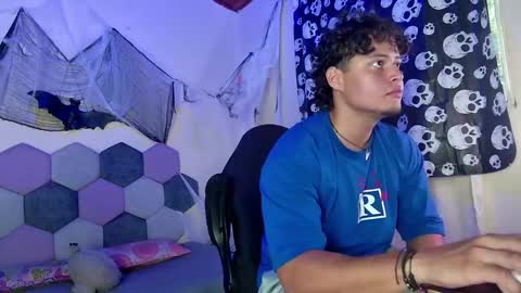 TORI AND MR. BEAR online show from October 31, 2025, 6:20 pm