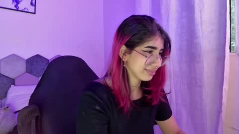 TORI AND MR. BEAR online show from February 1, 2026, 6:06 pm