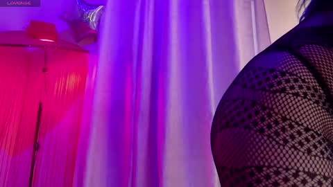 TORI AND MR. BEAR online show from April 18, 2026, 7:58 pm