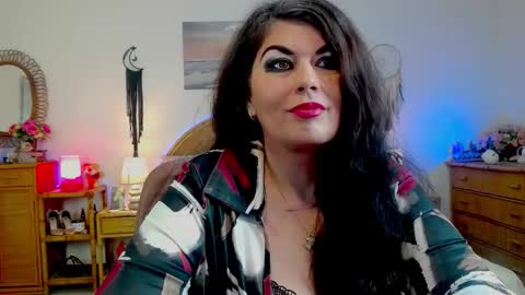 HellenMoon online show from April 6, 2026, 9:54 am