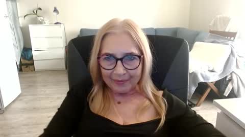 S O F I A online show from February 9, 2025, 2:40 pm