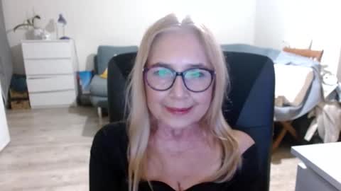 S O F I A online show from February 9, 2025, 6:16 pm