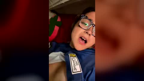 Snapshot of desmerelda chatting on July 11, 2026, 5:32 am desmerelda online show from July 11, 2026, 5:32 am
