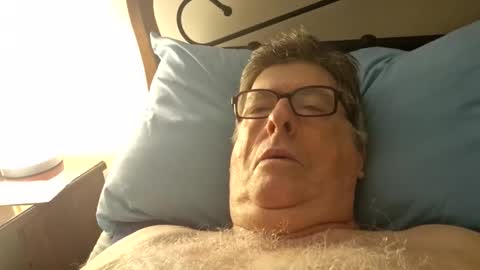 Desmon1958 online show from April 18, 2026, 7:07 pm