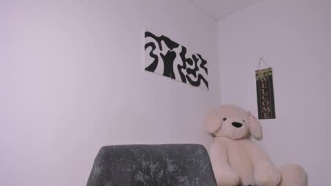 desty_y online show from February 20, 2026, 7:10 am