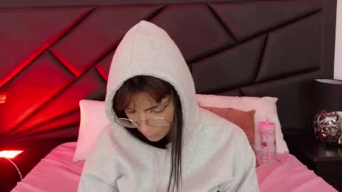 DEUX online show from May 24, 2026, 4:39 am