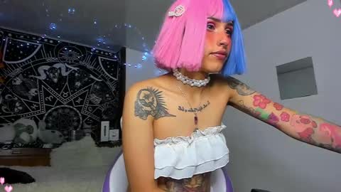 Snapshot of devadoll chatting on March 11, 2025, 1:37 am Gi HELP ME REACH 50 THUMPS UP 3 online show from March 11, 2025, 1:37 am