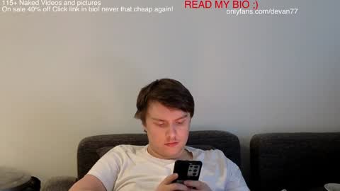 Snapshot of devantheplug chatting on December 12, 2024, 8:32 pm Devan online show from December 12, 2024, 8:32 pm