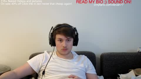 Snapshot of devantheplug chatting on December 15, 2024, 5:31 pm Devan online show from December 15, 2024, 5:31 pm