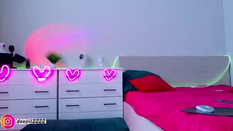 Devill2222 online show from April 18, 2026, 8:40 am