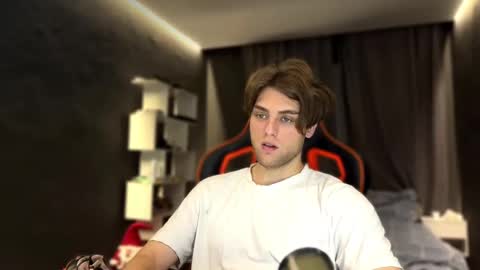 devilnut1 online show from November 9, 2025, 5:28 am