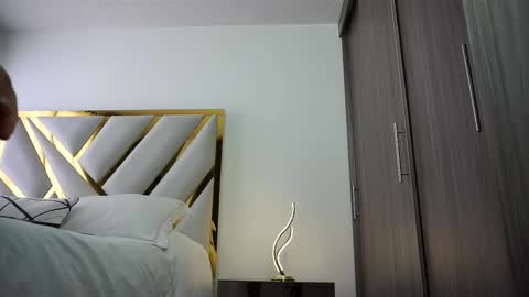 Devin Hunter online show from February 14, 2025, 7:54 pm