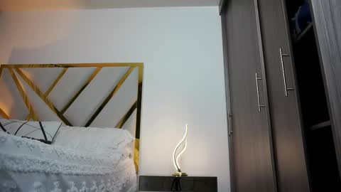 Devin Hunter online show from February 22, 2025, 2:28 am