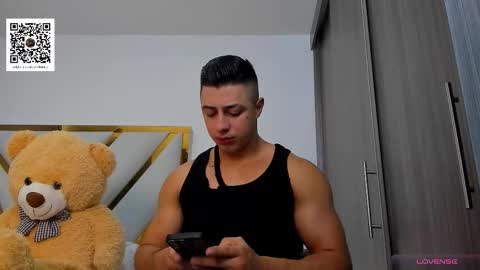 Devin Hunter online show from November 10, 2025, 12:04 pm