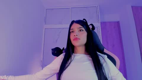 Sara 3 online show from June 3, 2026, 10:37 pm