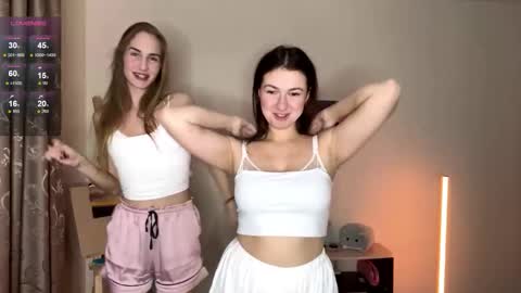 Snapshot of devpip chatting on November 28, 2025, 1:25 pm Pippi online show from November 28, 2025, 1:25 pm