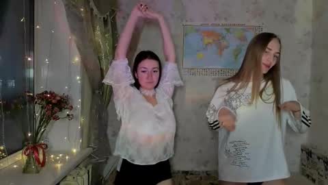 Snapshot of devpip chatting on December 19, 2025, 2:35 pm Pippi online show from December 19, 2025, 2:35 pm