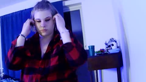 Snapshot of devykitten2018 chatting on April 29, 2026, 3:10 am devykitten online show from April 29, 2026, 3:10 am
