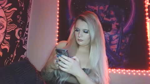 Snapshot of devyn_winter chatting on January 14, 2026, 7:41 pm devyn winter online show from January 14, 2026, 7:41 pm