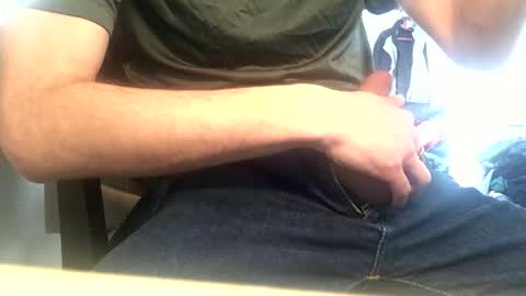 Snapshot of deyanxl37 chatting on April 20, 2026, 3:04 pm deyanxl37 online show from April 20, 2026, 3:04 pm