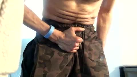 Snapshot of deyanxl37 chatting on May 16, 2026, 10:23 am deyanxl37 online show from May 16, 2026, 10:23 am
