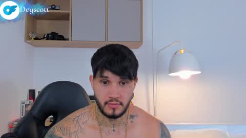 JULIAN online show from January 17, 2025, 9:06 pm