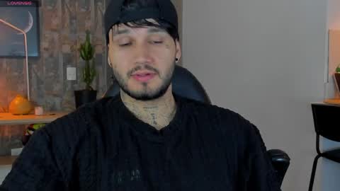JULIAN online show from May 2, 2026, 12:04 am