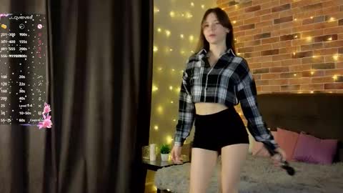 Kira online show from October 26, 2025, 7:09 pm