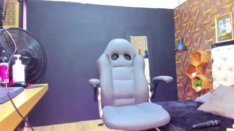 Madisson online show from February 12, 2025, 7:02 pm