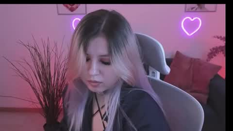 Dia online show from February 12, 2025, 1:59 pm