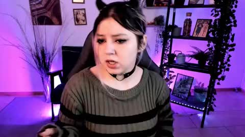 Dia online show from March 5, 2025, 5:18 pm