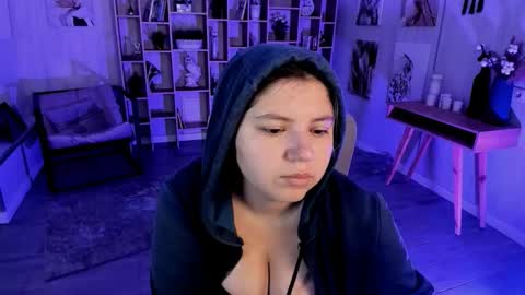 Dia online show from September 28, 2025, 7:30 pm