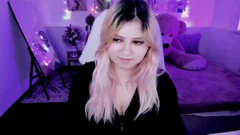 Dia online show from April 11, 2026, 7:29 pm