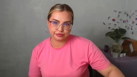 Snapshot of diamantkriss_ chatting on May 19, 2026, 12:55 pm Kriss online show from May 19, 2026, 12:55 pm