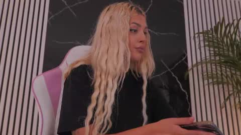 Snapshot of diamond_ava_ chatting on June 26, 2026, 9:03 am Thea online show from June 26, 2026, 9:03 am