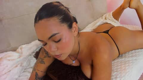 Snapshot of diamond_canela chatting on May 1, 2026, 12:26 am diamond_canela online show from May 1, 2026, 12:26 am