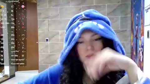 Snapshot of diamond_curls05 chatting on July 31, 2026, 4:06 pm DiamondCurls online show from July 31, 2026, 4:06 pm