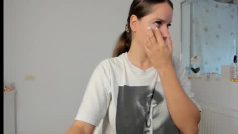 diamondkay_ online show from November 14, 2025, 8:13 am