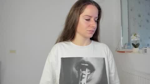 diamondkay_ online show from December 23, 2025, 9:07 am