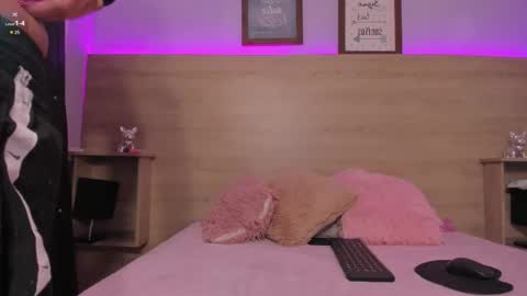 Diana online show from December 5, 2025, 12:47 pm