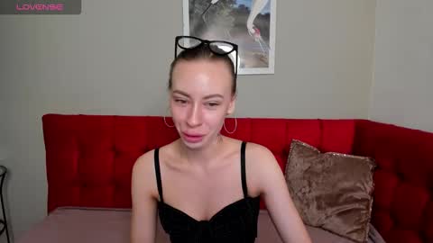 Diana  online show from September 22, 2025, 2:02 am