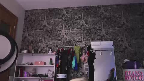 Diana online show from April 21, 2026, 2:51 am