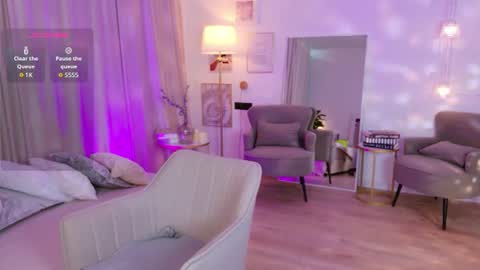 Snapshot of diana_soft chatting on July 6, 2026, 1:52 pm Diana online show from July 6, 2026, 1:52 pm