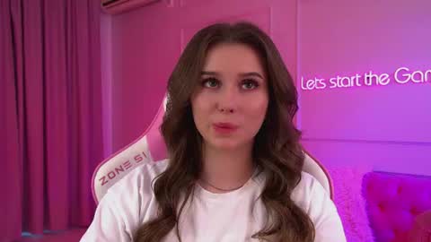 Snapshot of dianabecker chatting on June 13, 2026, 6:11 am Diana online show from June 13, 2026, 6:11 am