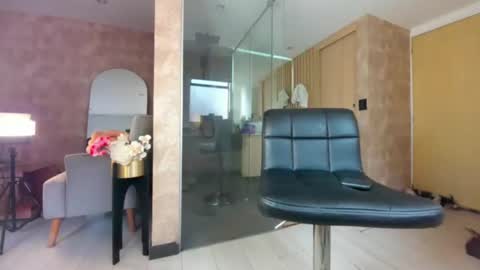 dianac1998 online show from January 28, 2025, 8:36 pm