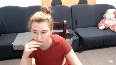 dianasmiey7 online show from January 22, 2025, 9:43 pm